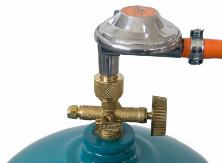 Reduktor-kątowy-do-butli-turystycznych-lpg-propan-butan